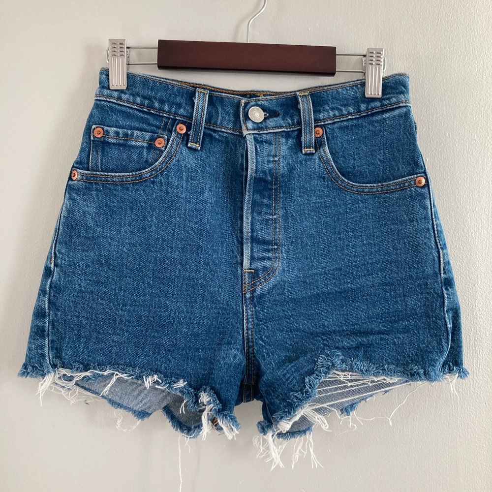 Levi’s vintage style denim shorts 25